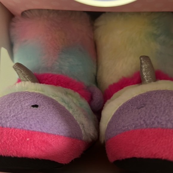 Totes Toasties Kids unicorn slippers am 11-12 and MD 13-1 - Picture 2 of 8